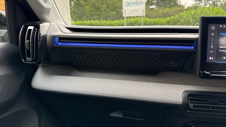 Citroen C3 83kW Plus 44kWh 5dr Auto Electric Hatchback